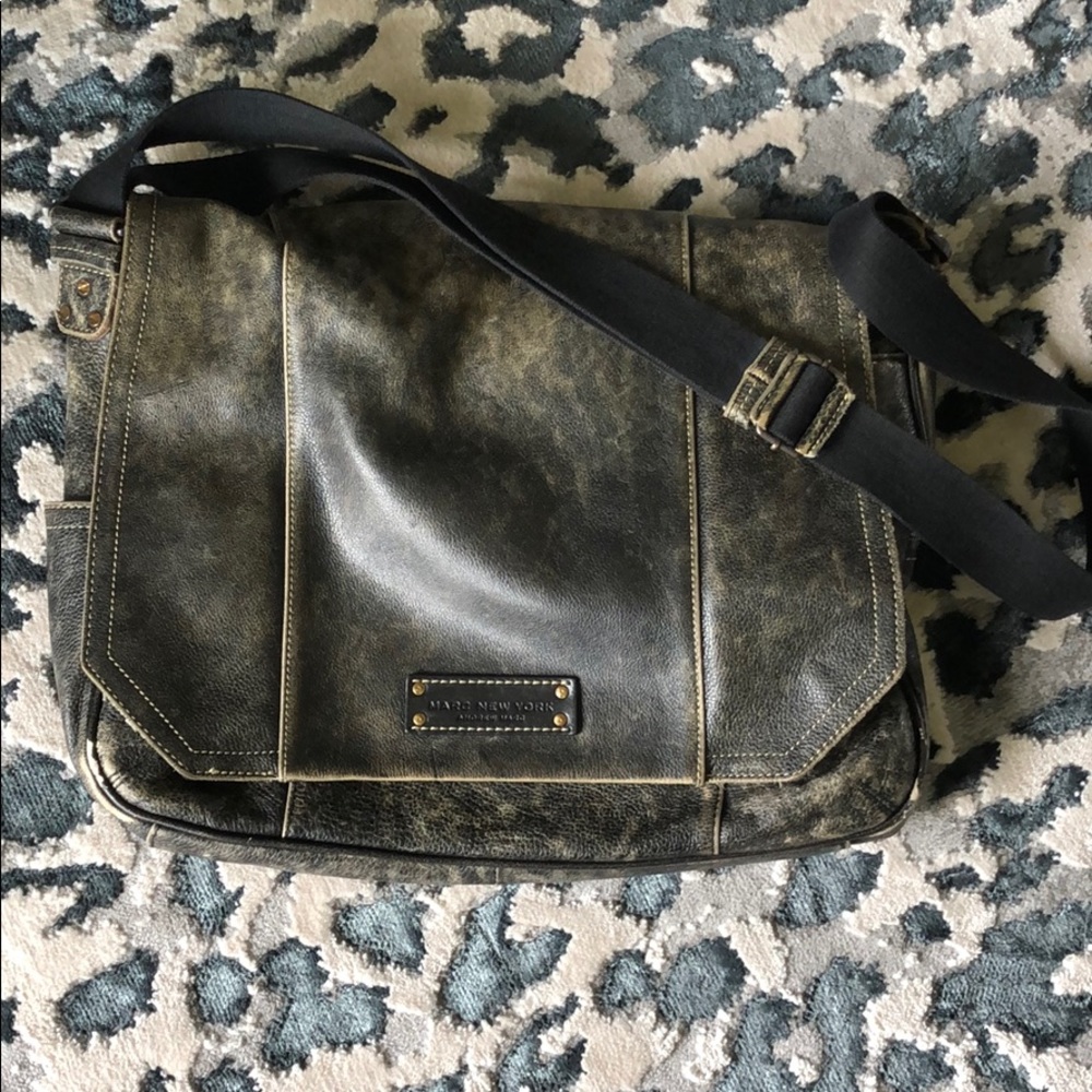 Andrew Marc mailbag briefcase